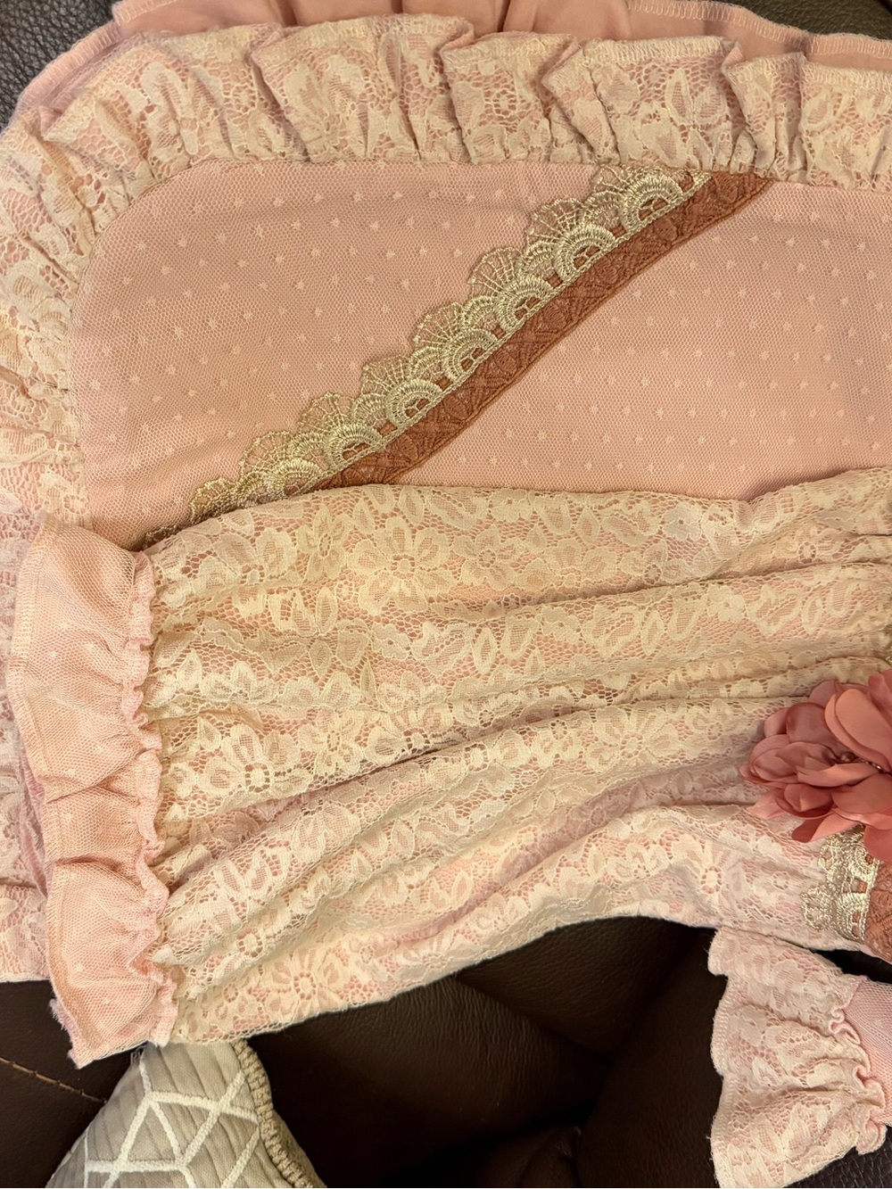 Girls' Pink Lace Chemise Set with Ruffle & Floral Accent/matching blanket